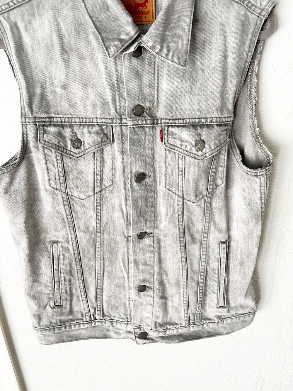 Levi's Gray Denim Vest Men's Large Distressed Trucker Acid Stonewash Grunge - Picture 4 of 6